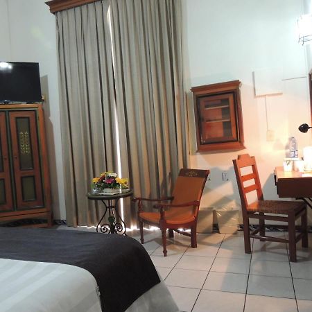 Hotel Concierge Plaza Колима Екстериор снимка