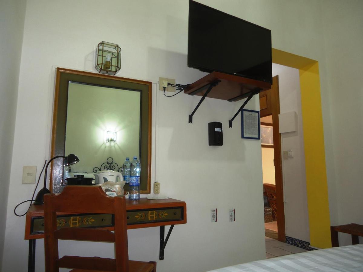 Hotel Concierge Plaza Колима Екстериор снимка