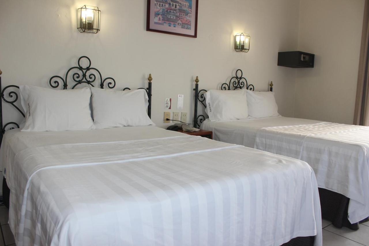 Hotel Concierge Plaza Колима Екстериор снимка