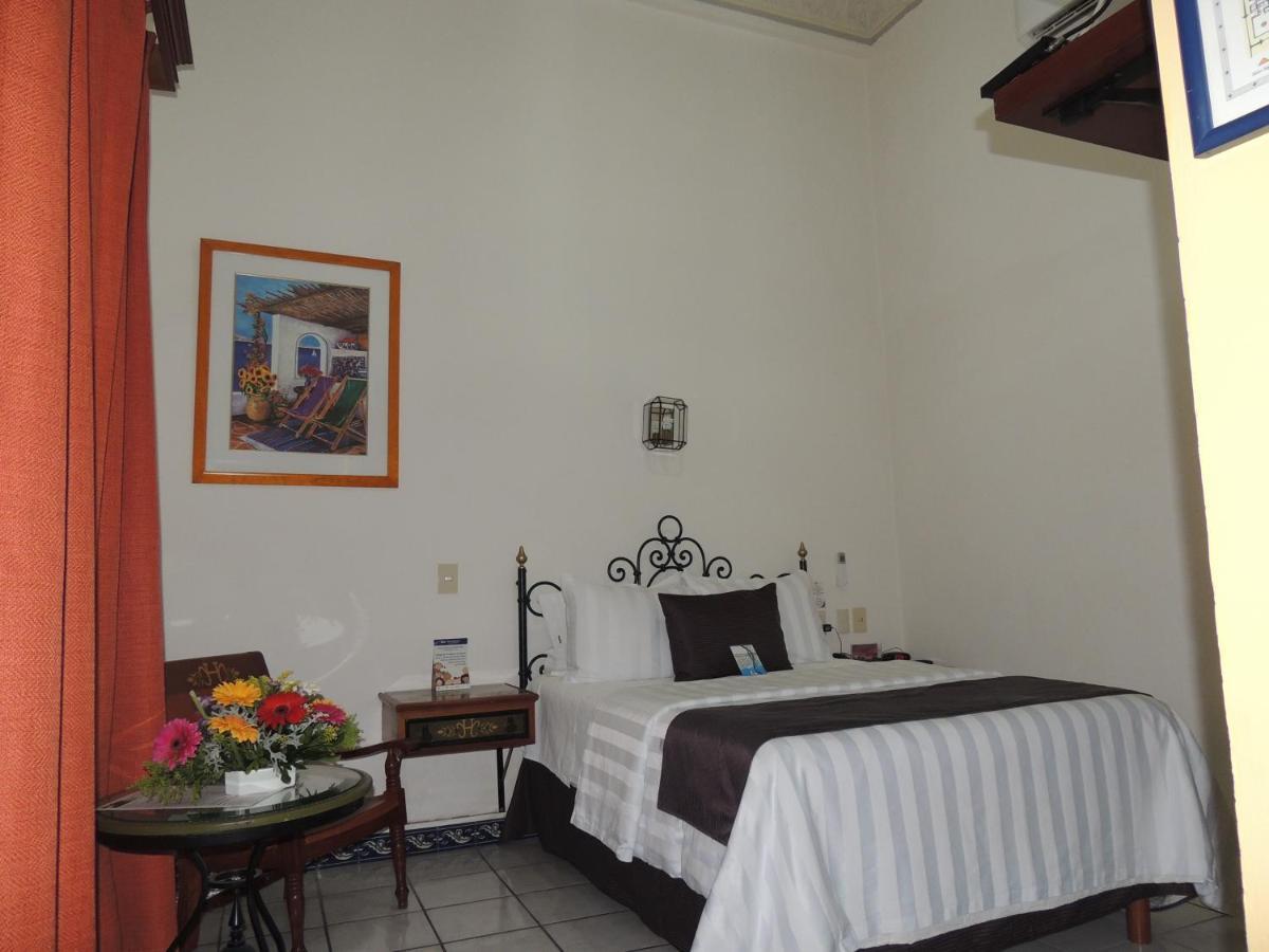 Hotel Concierge Plaza Колима Екстериор снимка