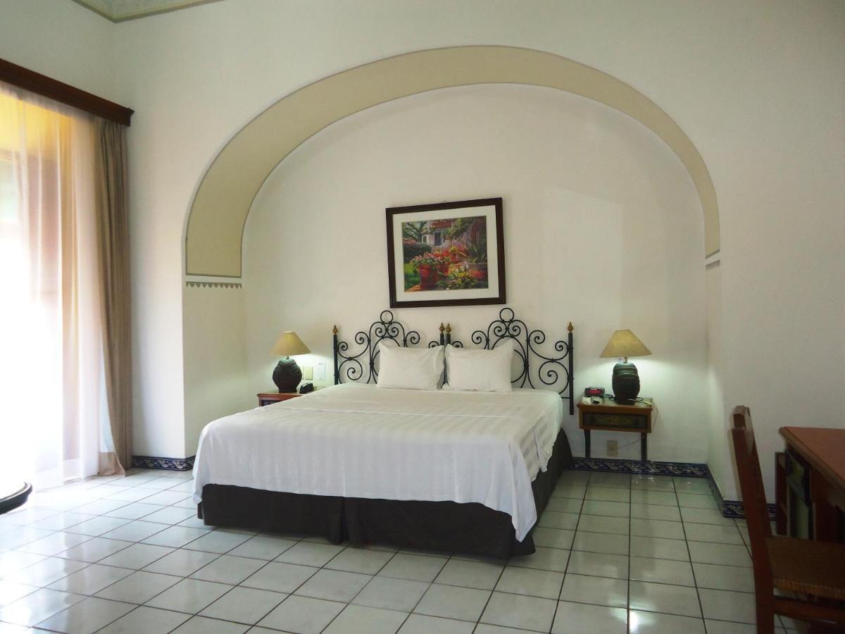 Hotel Concierge Plaza Колима Екстериор снимка