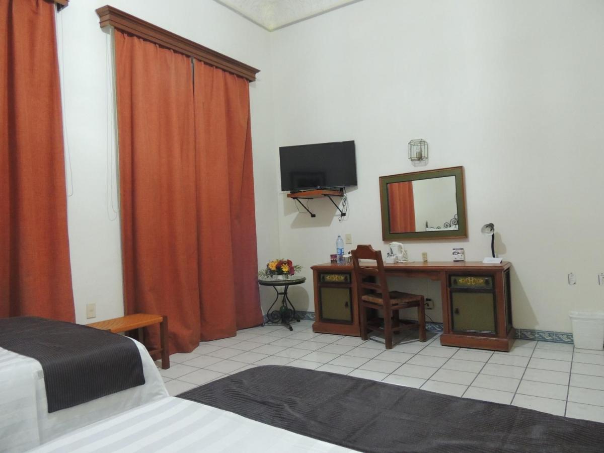 Hotel Concierge Plaza Колима Екстериор снимка