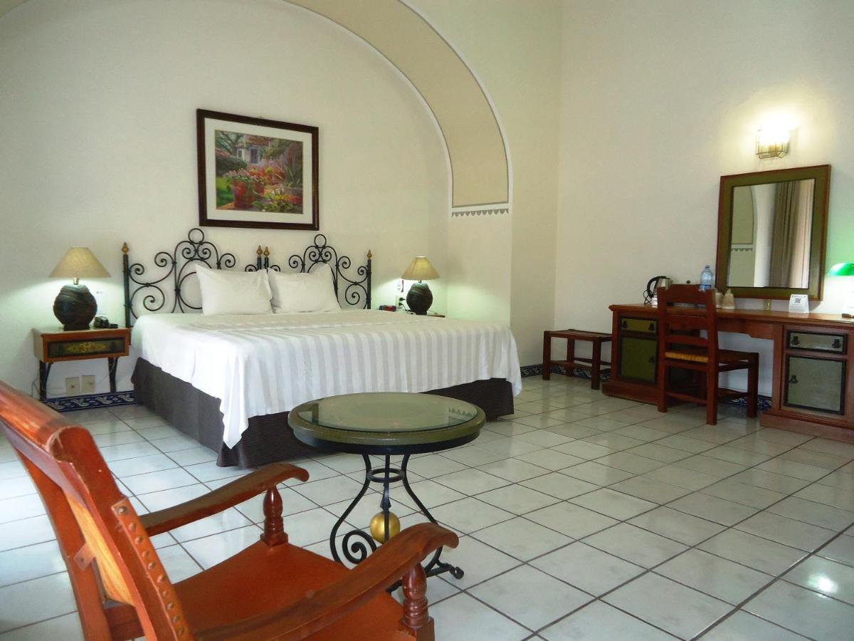 Hotel Concierge Plaza Колима Екстериор снимка