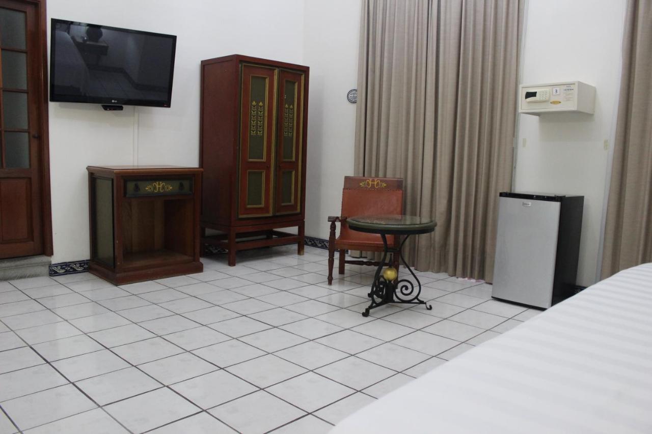 Hotel Concierge Plaza Колима Екстериор снимка