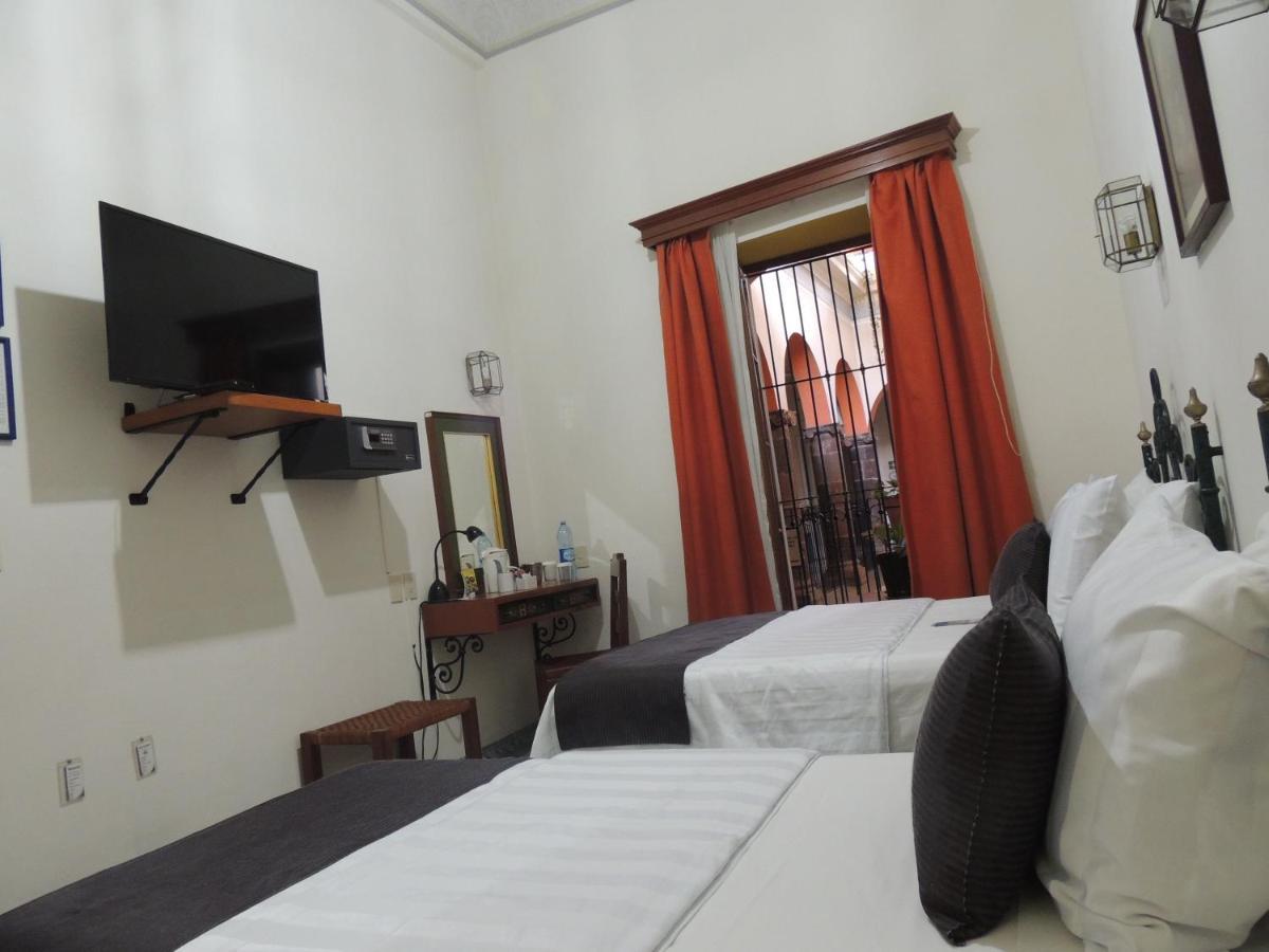 Hotel Concierge Plaza Колима Екстериор снимка